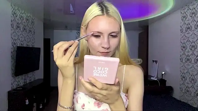 MildredGuckes stripchat live cam model