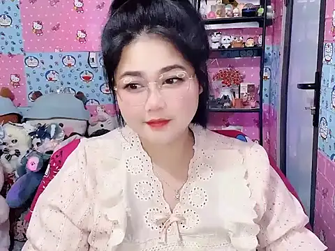 Nhanlu009 stripchat live cam model