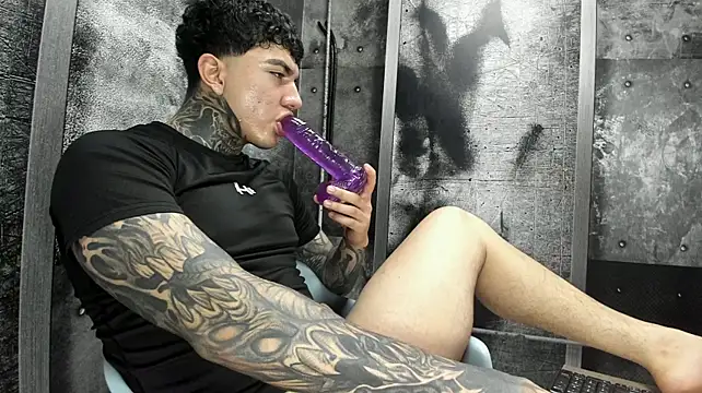 Gury_tattoo stripchat live cam model