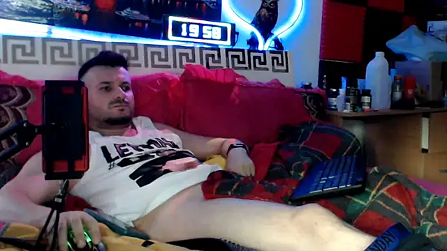 Hugec0ck007 stripchat live cam model