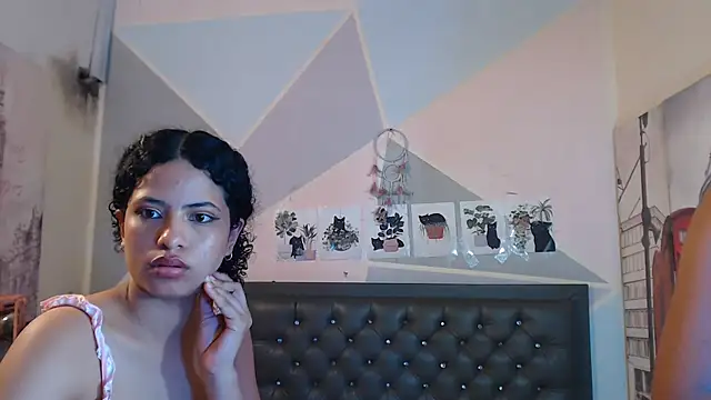 Adut_Akech stripchat live cam model