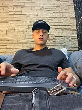 Lander_Cruz stripchat live cam model
