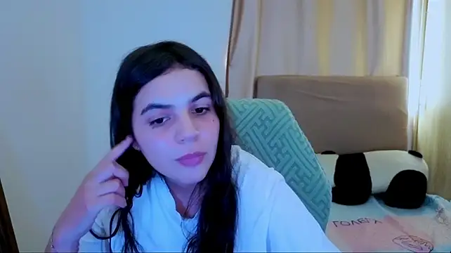 _elenna stripchat live cam model