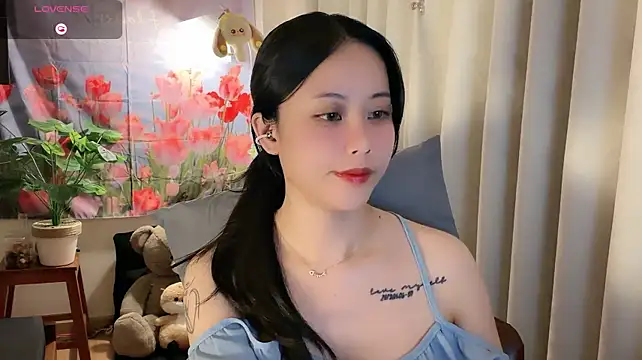-rosiie- stripchat live cam model