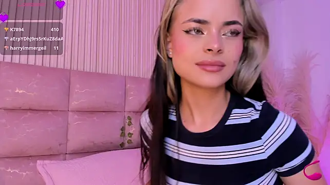 HannaRhodes stripchat live cam model