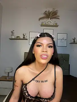 DanikaLovve stripchat live cam model