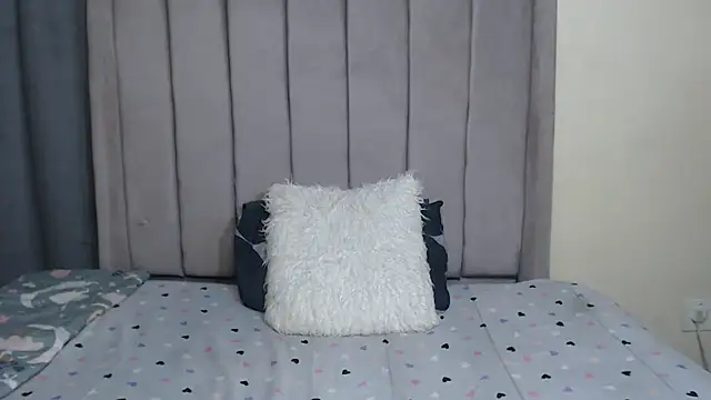 Kimmberly- stripchat live cam model