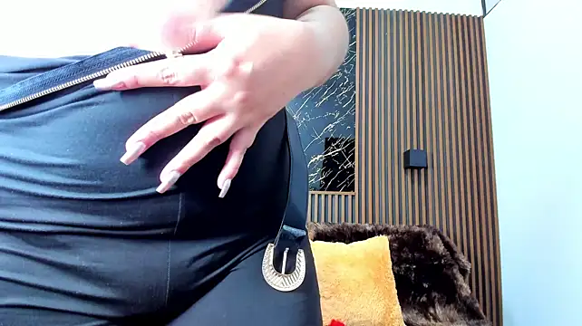 Emy_topless stripchat live cam model
