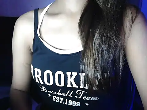 Riyahoty6 stripchat live cam model