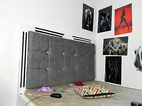 Qutekiller stripchat live cam model