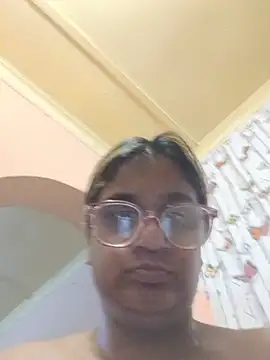 indianstrawberrylips4u stripchat live cam model