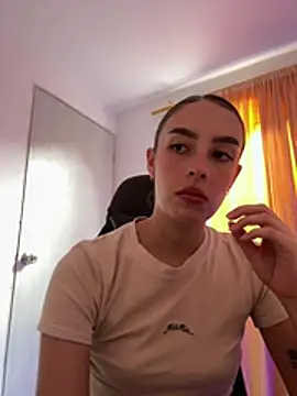 Laureen___ stripchat live cam model