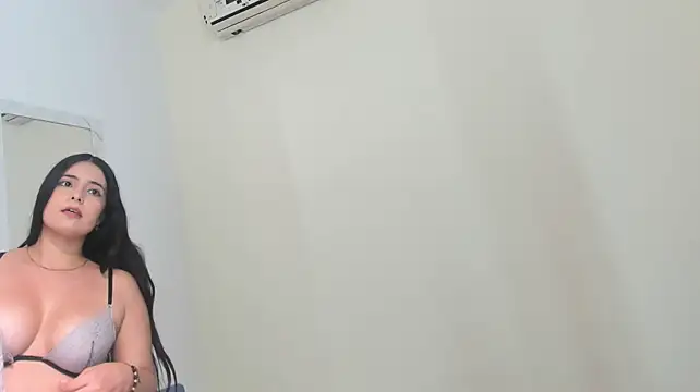 ValyriaX stripchat live cam model