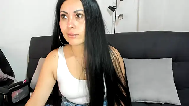 Tania_mature stripchat live cam model