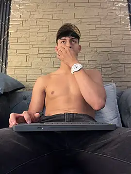 Lander_Cruz stripchat live cam model
