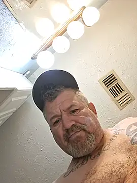 bigdoog8 stripchat live cam model