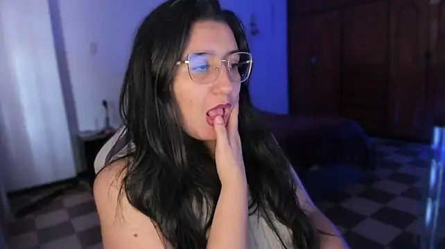 tellmemaddie stripchat live cam model