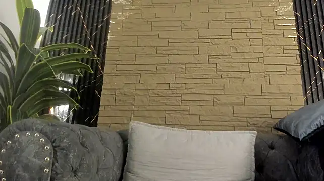 Lander_Cruz stripchat live cam model
