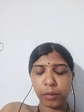 Sathyas01 stripchat live cam model