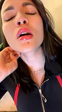 HannaBeckett stripchat live cam model