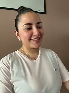 sukhakunis1 stripchat live cam model