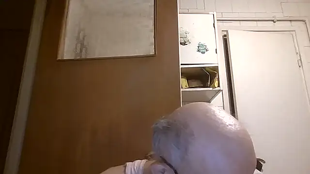 mariusica1@xh stripchat live cam model