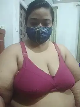 momo_loves stripchat live cam model