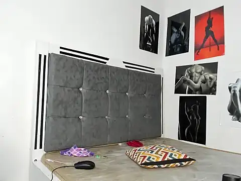 Qutekiller stripchat live cam model