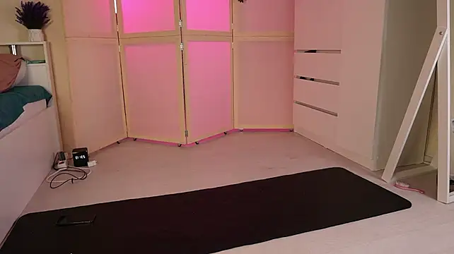 SofyMae stripchat live cam model