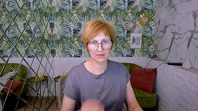 Paris_Cherry stripchat live cam model