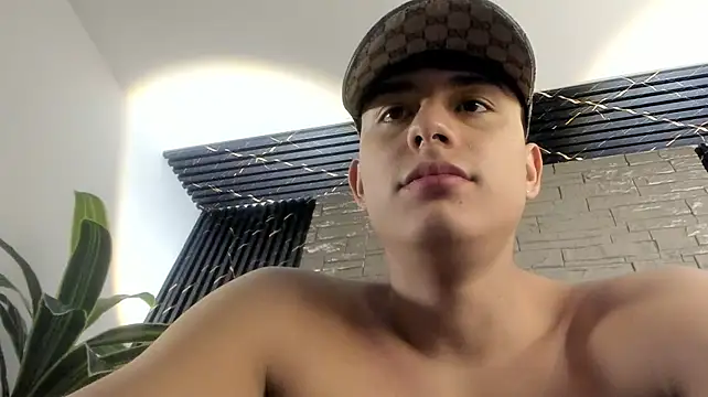 Lander_Cruz stripchat live cam model