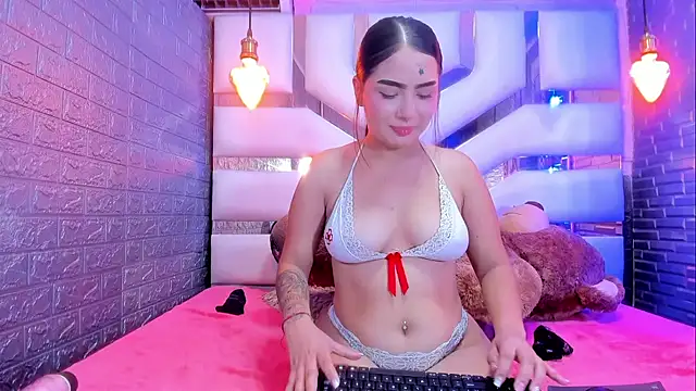AngellyTompson stripchat live cam model