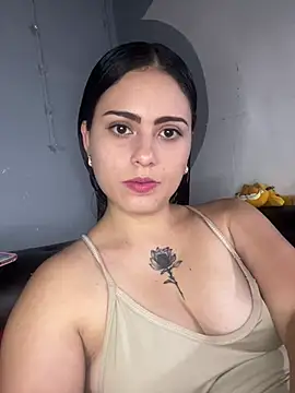 Vannelope stripchat live cam model