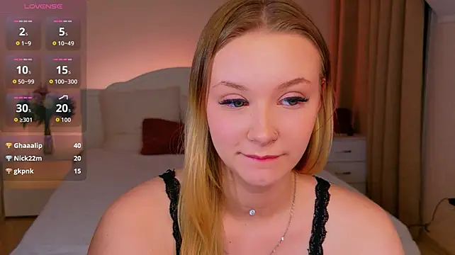 StaceyyJones stripchat live cam model