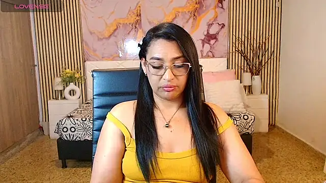 IvyShine7 stripchat live cam model