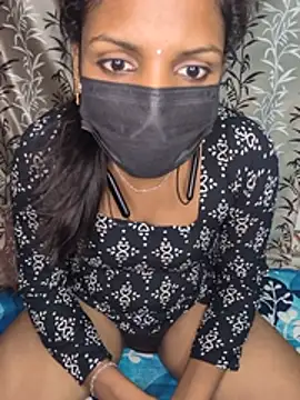 tamil_Riya143 stripchat live cam model