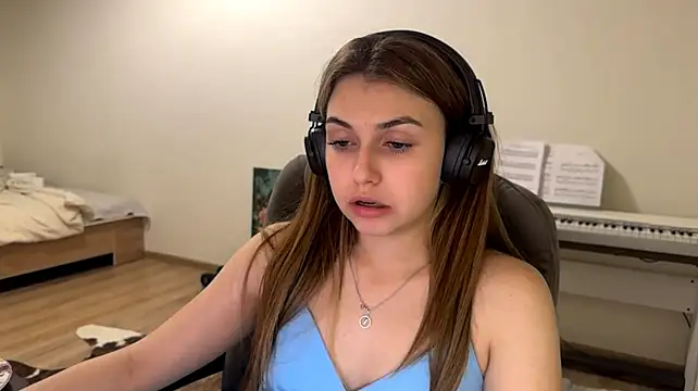 CameTruce stripchat live cam model