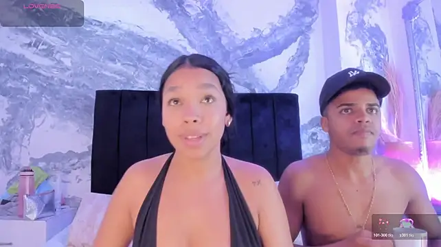 TaylorAndThalia stripchat live cam model