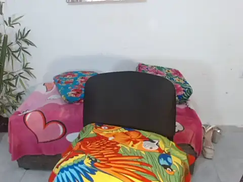 KeysyCFire stripchat live cam model
