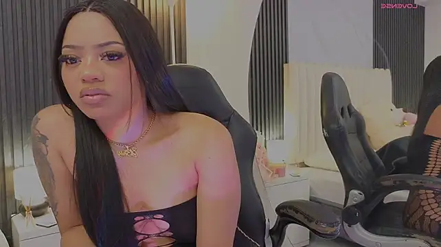Madiee_Rhea stripchat live cam model
