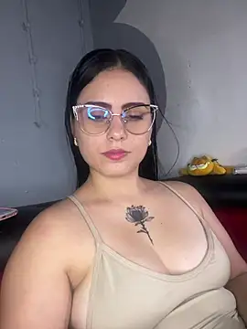 Vannelope stripchat live cam model