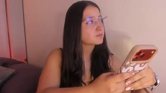 Ali_itcaduu stripchat live cam model