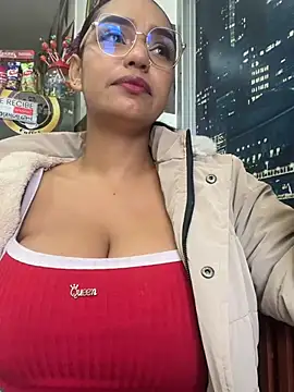 Sara-77 stripchat live cam model