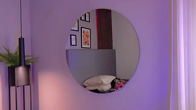 ZoeyPetit stripchat live cam model