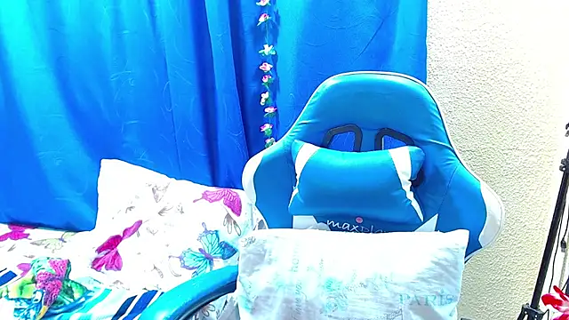 Gia_leinn stripchat live cam model