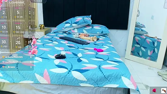 dominikk018 stripchat live cam model