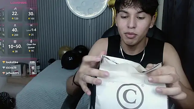 StiwenTwink stripchat live cam model