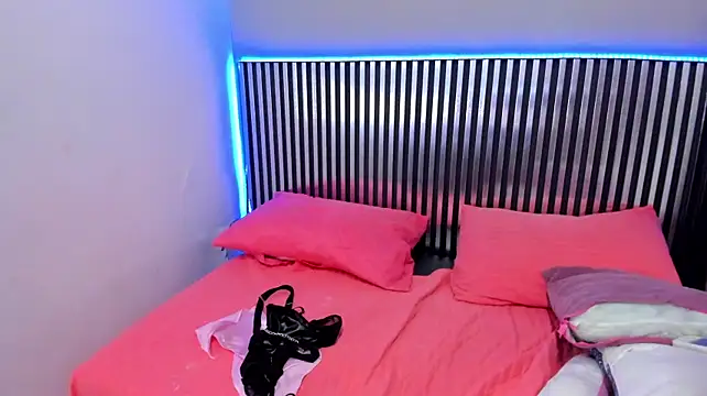 Nataly_Freckles stripchat live cam model