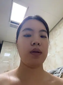 qingti520-18girl stripchat live cam model