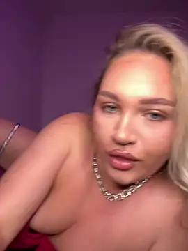 Ashleyy_Diamond stripchat live cam model